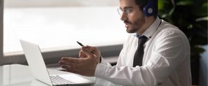 Six Steps to Organizing an Expert Interview